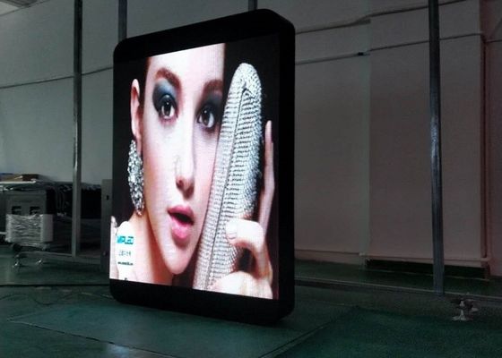 Outdoor Pole Led Screen Media Player Pixel Pitch 5mm Ip65 4G Asynchronization