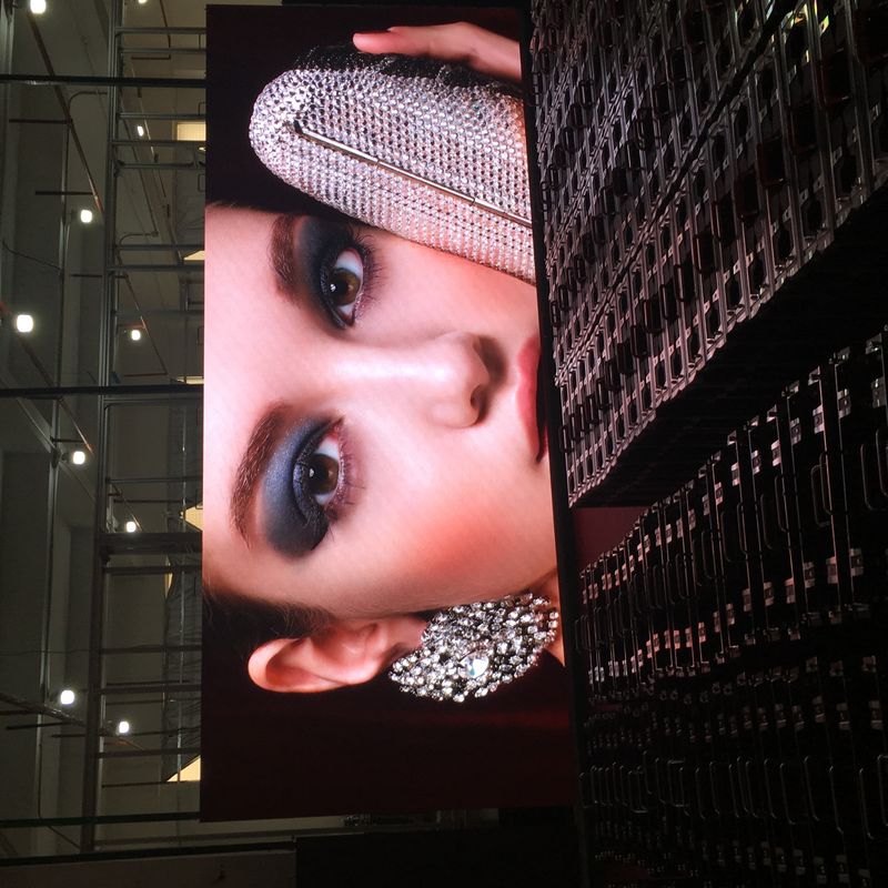 High quality LED Display P2.5 indoor TV sdudio SMD full color wall vedios module 320x160mm aluminum cabinet 480x480mm