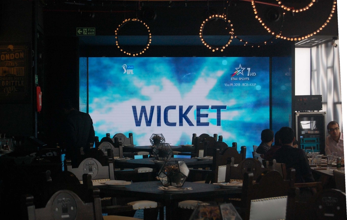 Indoor P2 Rental LED Display for High Definition Staging and Lightweight Reception Desk